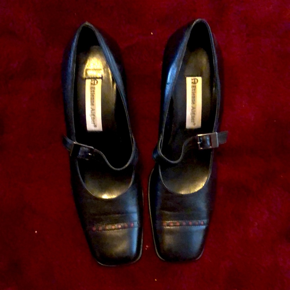 Women’s shoe